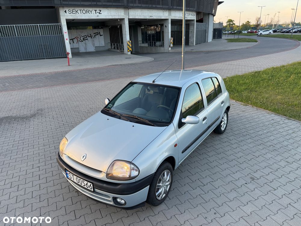 Renault Clio 1.4i RT - 11