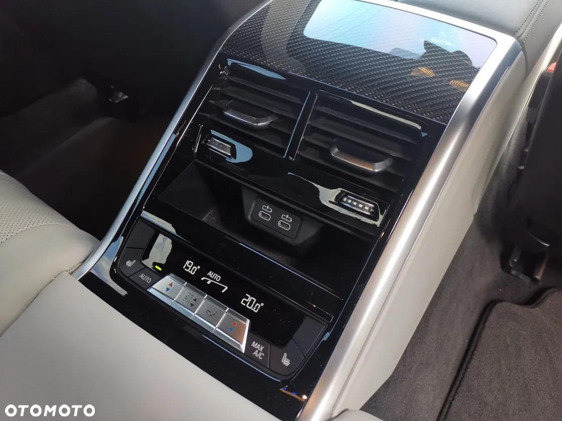 BMW M8 Competition Gran Coupe - 23