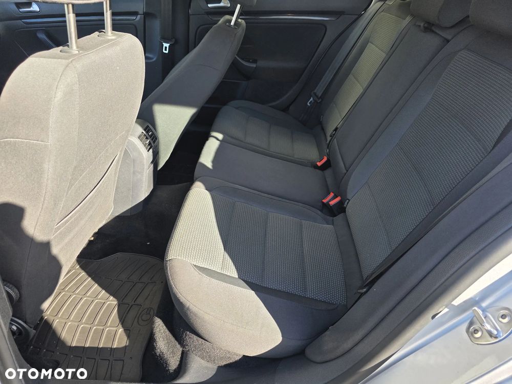 Volkswagen Golf 1.6 TDI DPF MATCH - 10