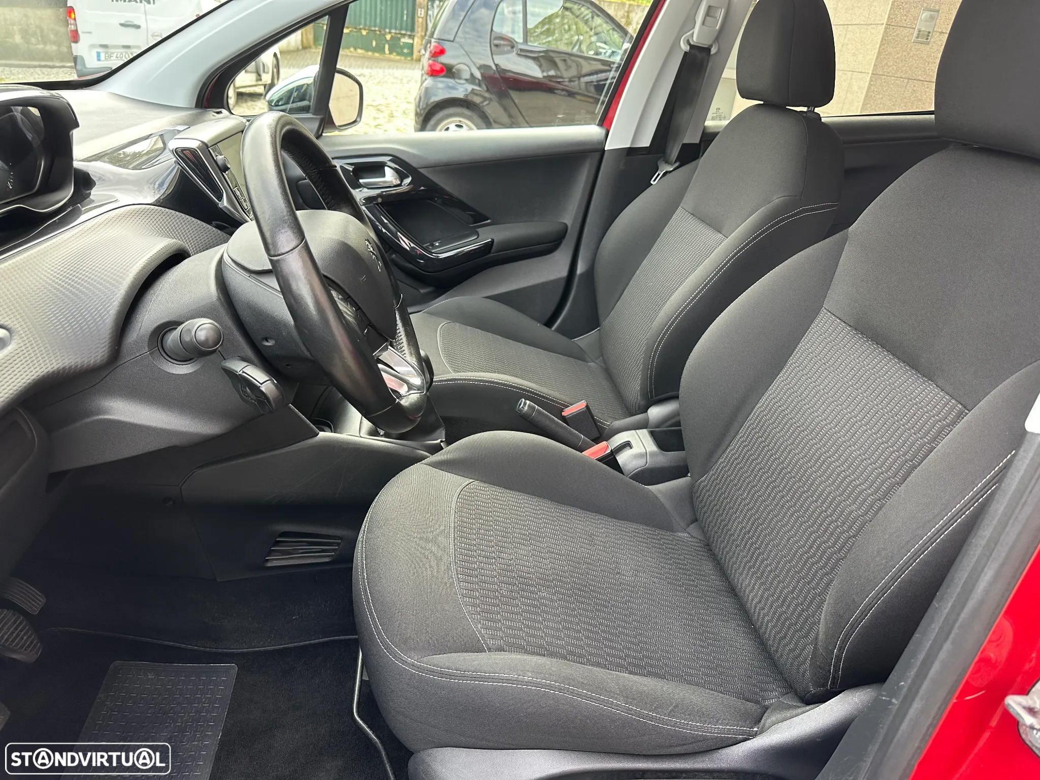 Peugeot 208 1.6 BlueHDi Style - 8