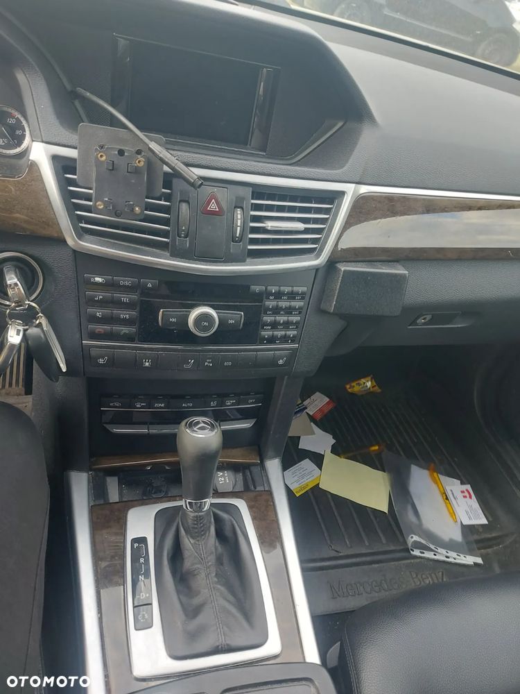 Mercedes-Benz Klasa E 200 T CDI 7G-TRONIC Elegance - 9