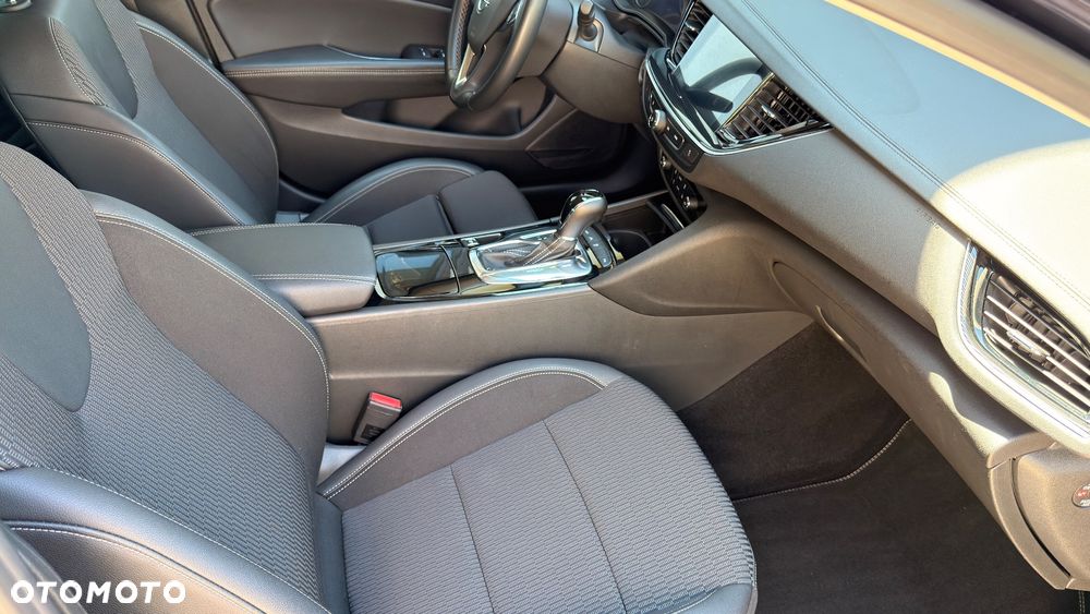 Opel Insignia 1.6 T Innovation S&S - 10