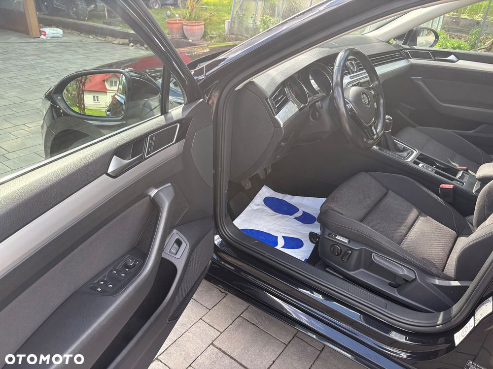 Volkswagen Passat - 23