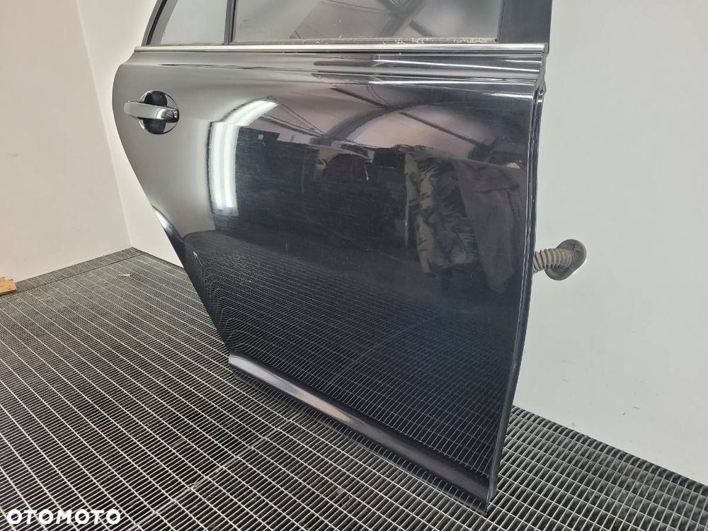 DRZWI TYŁ TYLNE PRAWE KOMPLETNE TOYOTA AVENSIS T25 KOMBI 209 - 3