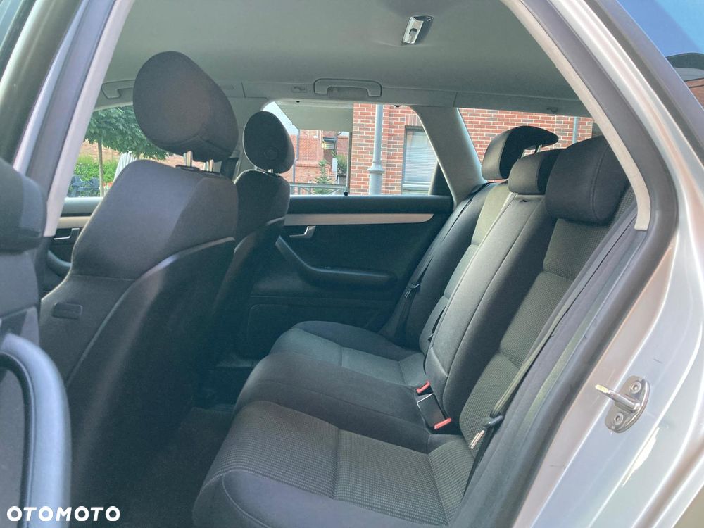 Audi A4 Avant 2.0T FSI - 11