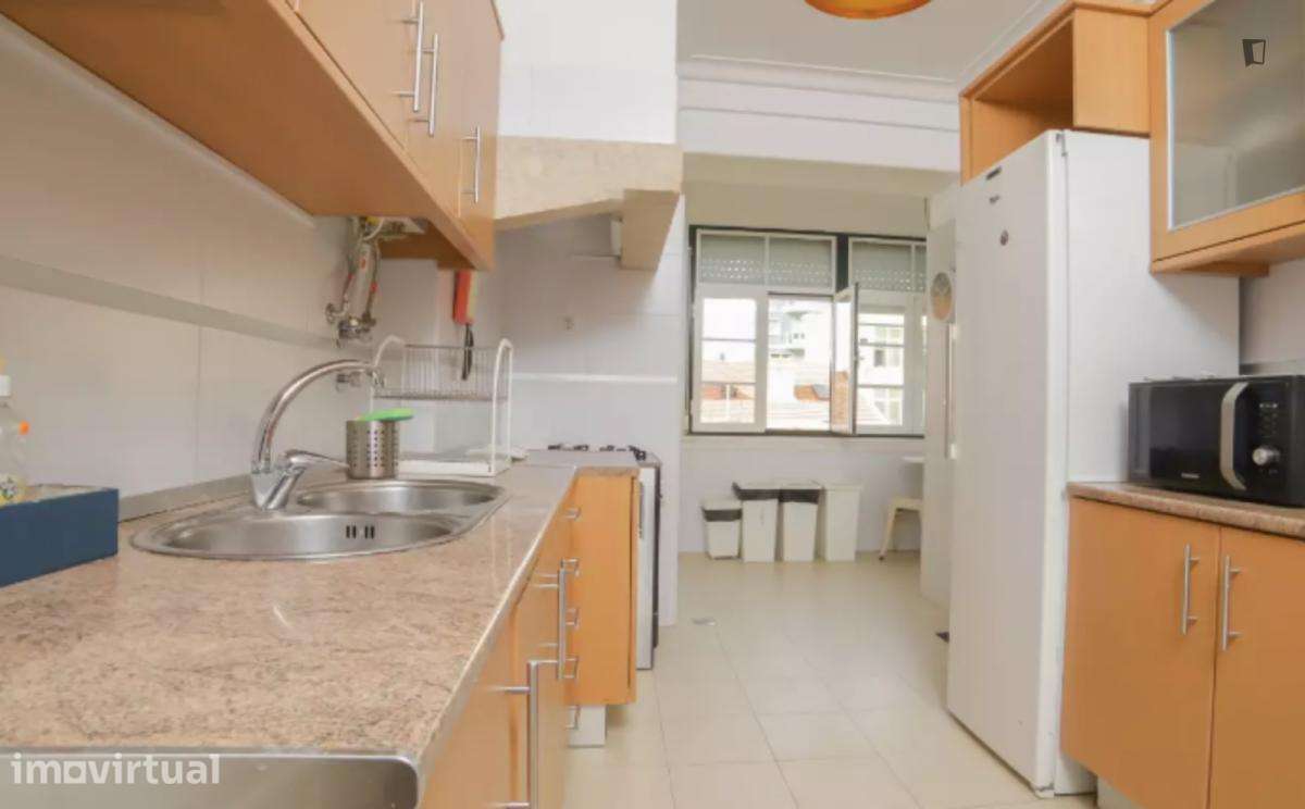 Quarto - localizado em Alameda Lisbon - Grande imagem: 3/7