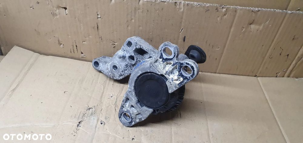 Łapa silnika poduszka Opel Vivaro B Trafic III 1.6 DCI 112101360R - 5