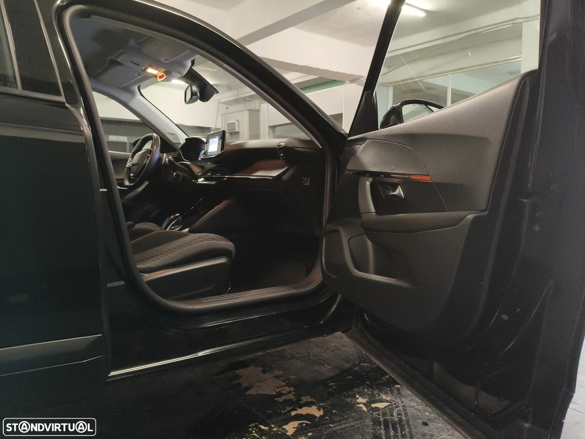 Peugeot 2008 1.2 PureTech Active Pack EAT8 - 30