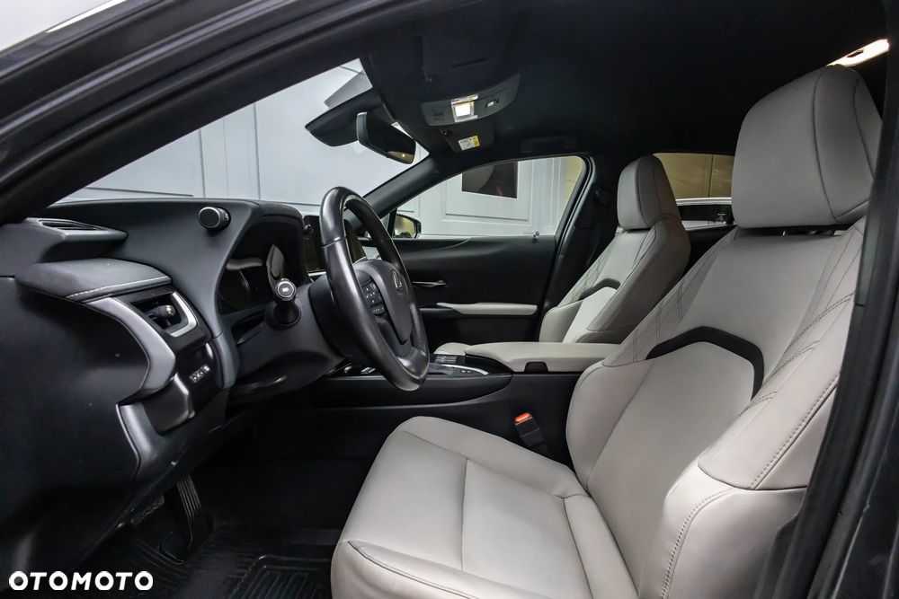Lexus UX 250h F SPORT - 12