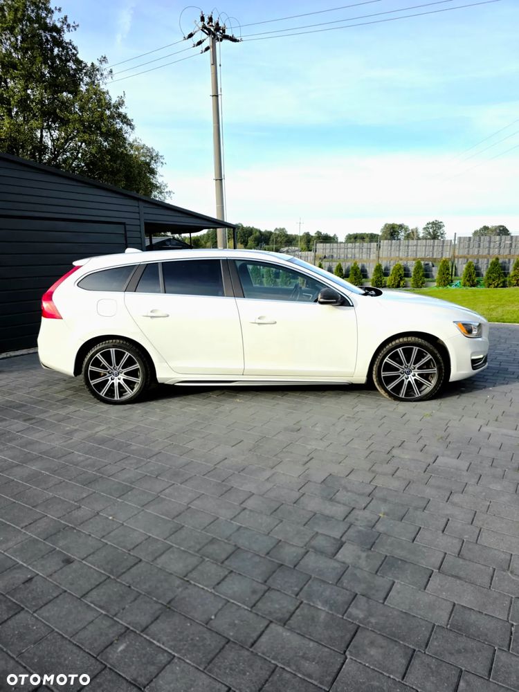 Volvo V60 T6 AWD Summum - 4