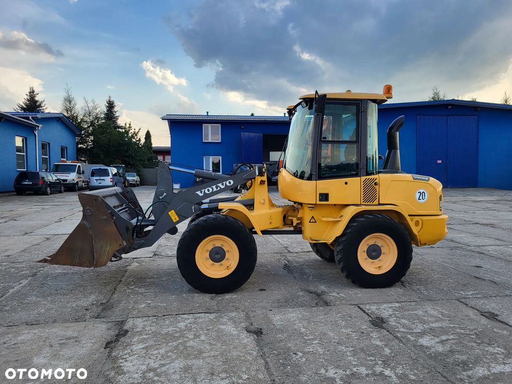 Volvo L 30 G spr z Niemiec 3944 mtg - 7