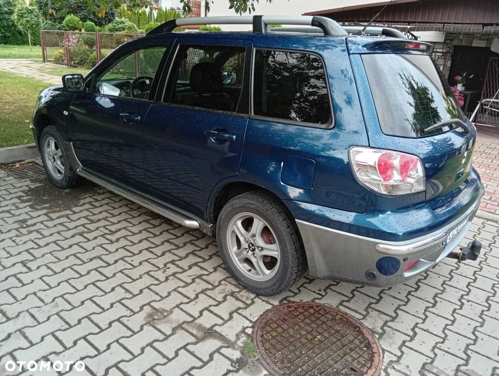 Mitsubishi Outlander - 3