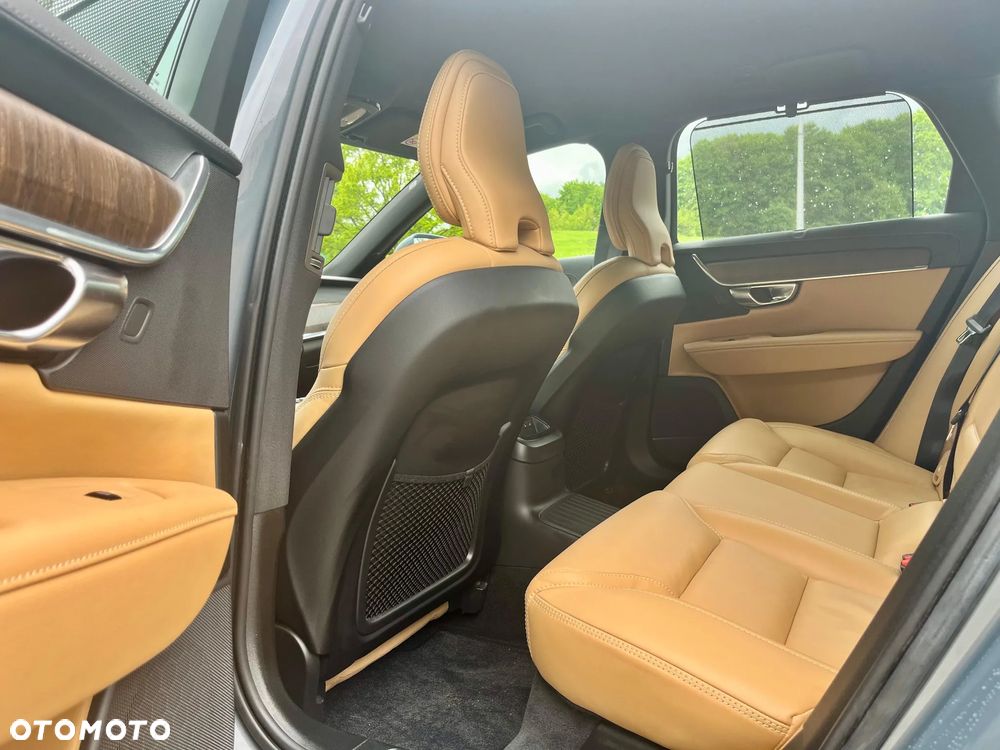 Volvo V90 T6 AWD Plug-In Hybrid Plus Bright - 35