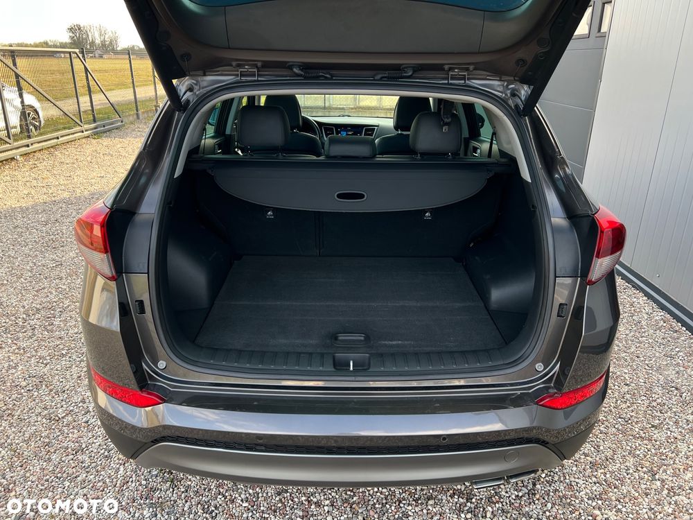 Hyundai Tucson 2.0 CRDI BlueDrive Style 2WD - 13