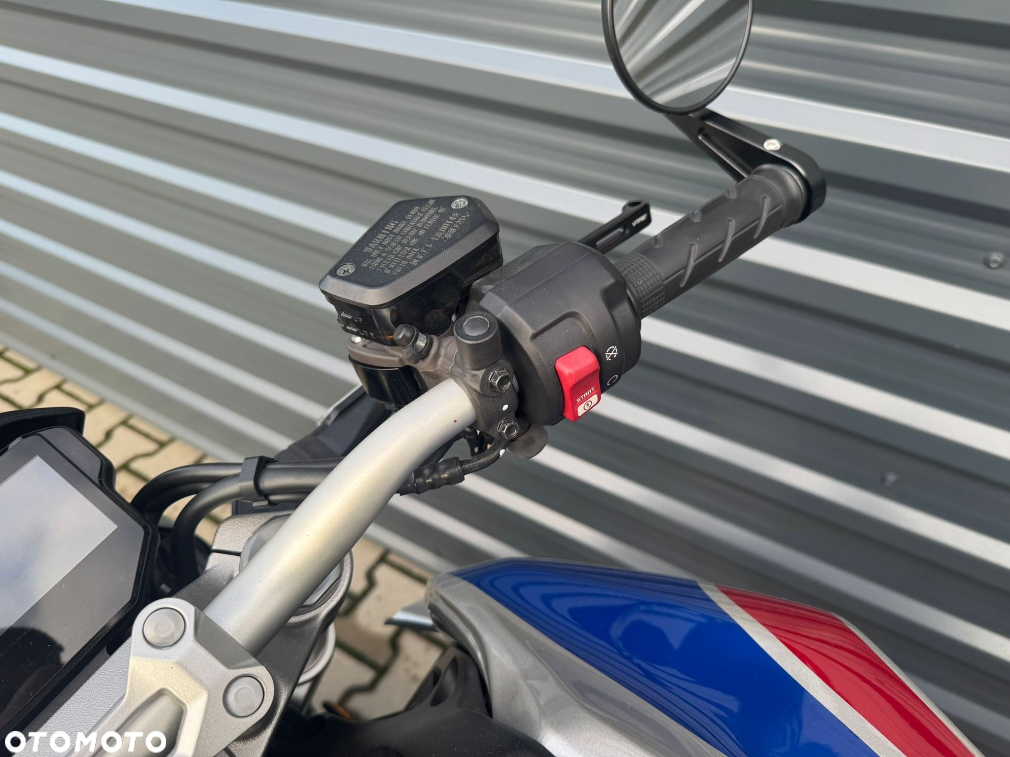 Honda CB - 16
