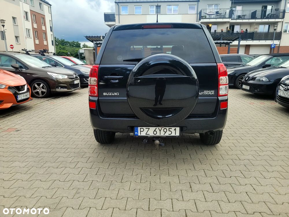 Suzuki Grand Vitara 2.0 Comfort + - 4