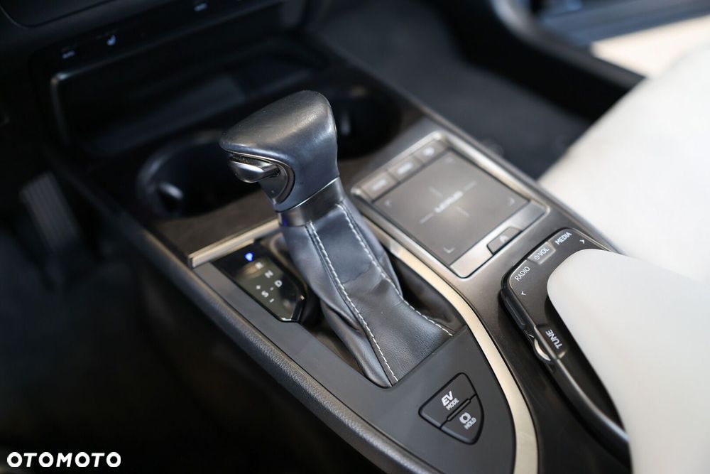 Lexus UX - 20