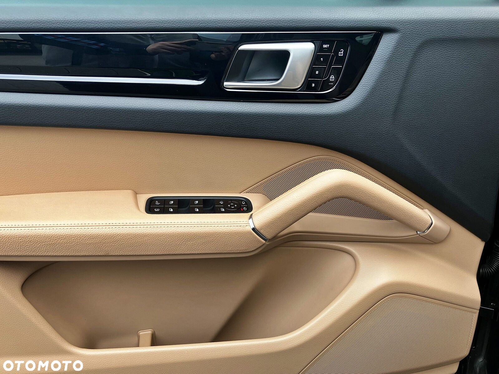 Porsche Cayenne - 21