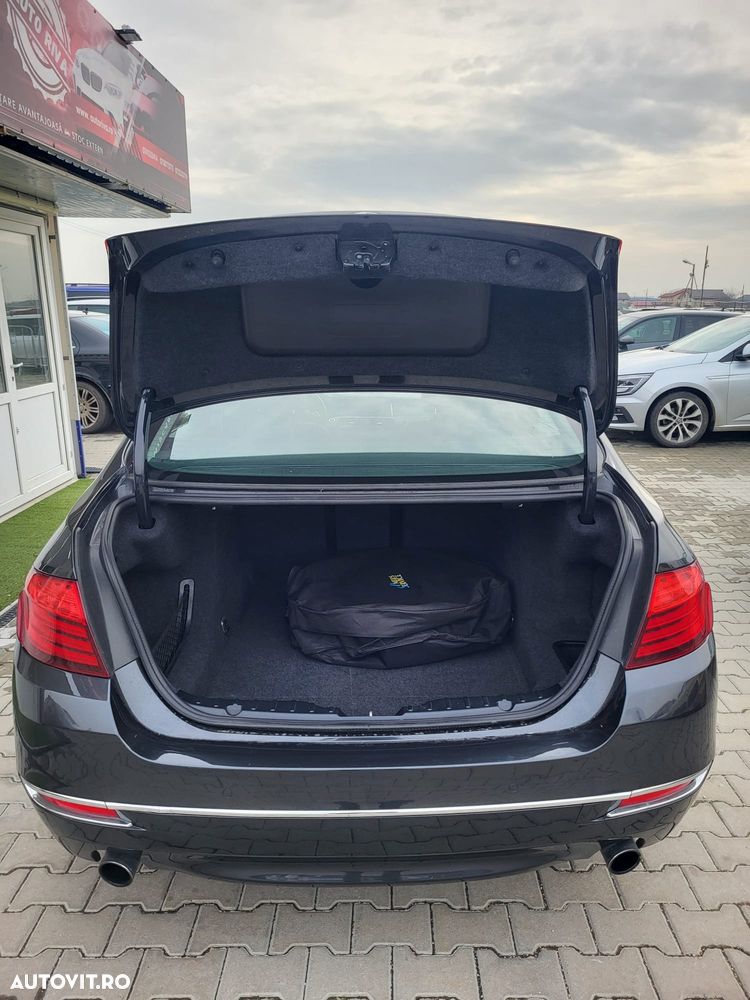 BMW Seria 5 535i xDrive AT - 28