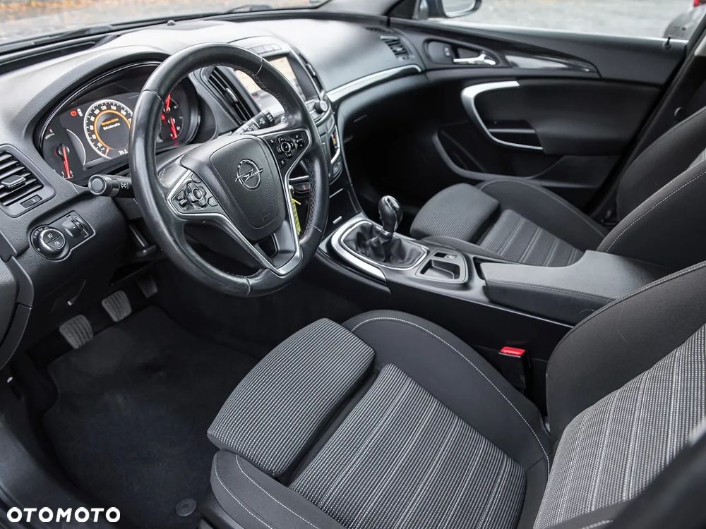 Opel Insignia - 15
