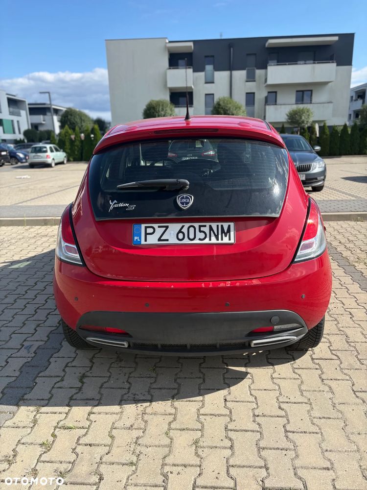 Lancia Ypsilon 1.2 8V Momo S&S - 4