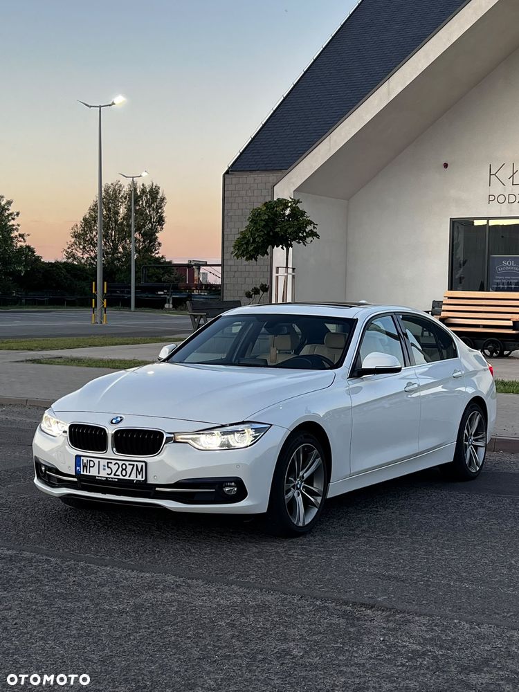 BMW Seria 3 330i - 9