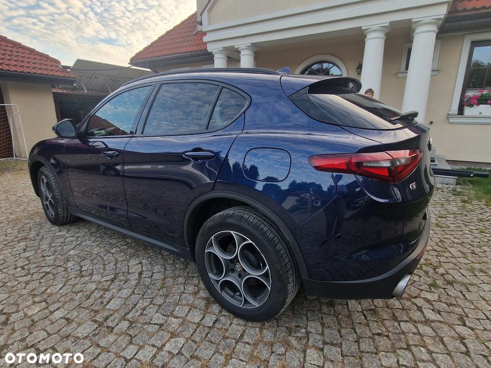 Alfa Romeo Stelvio 2.0 Turbo 16V AT8-Q4 Ti - 12