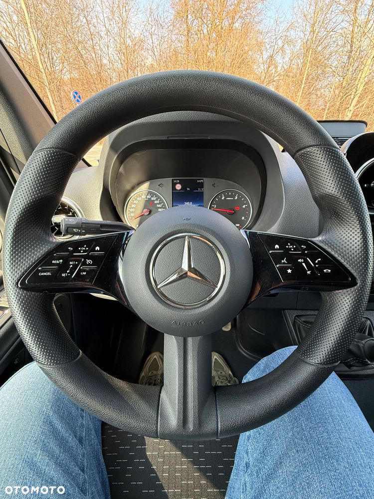 Mercedes-Benz Sprinter - 15