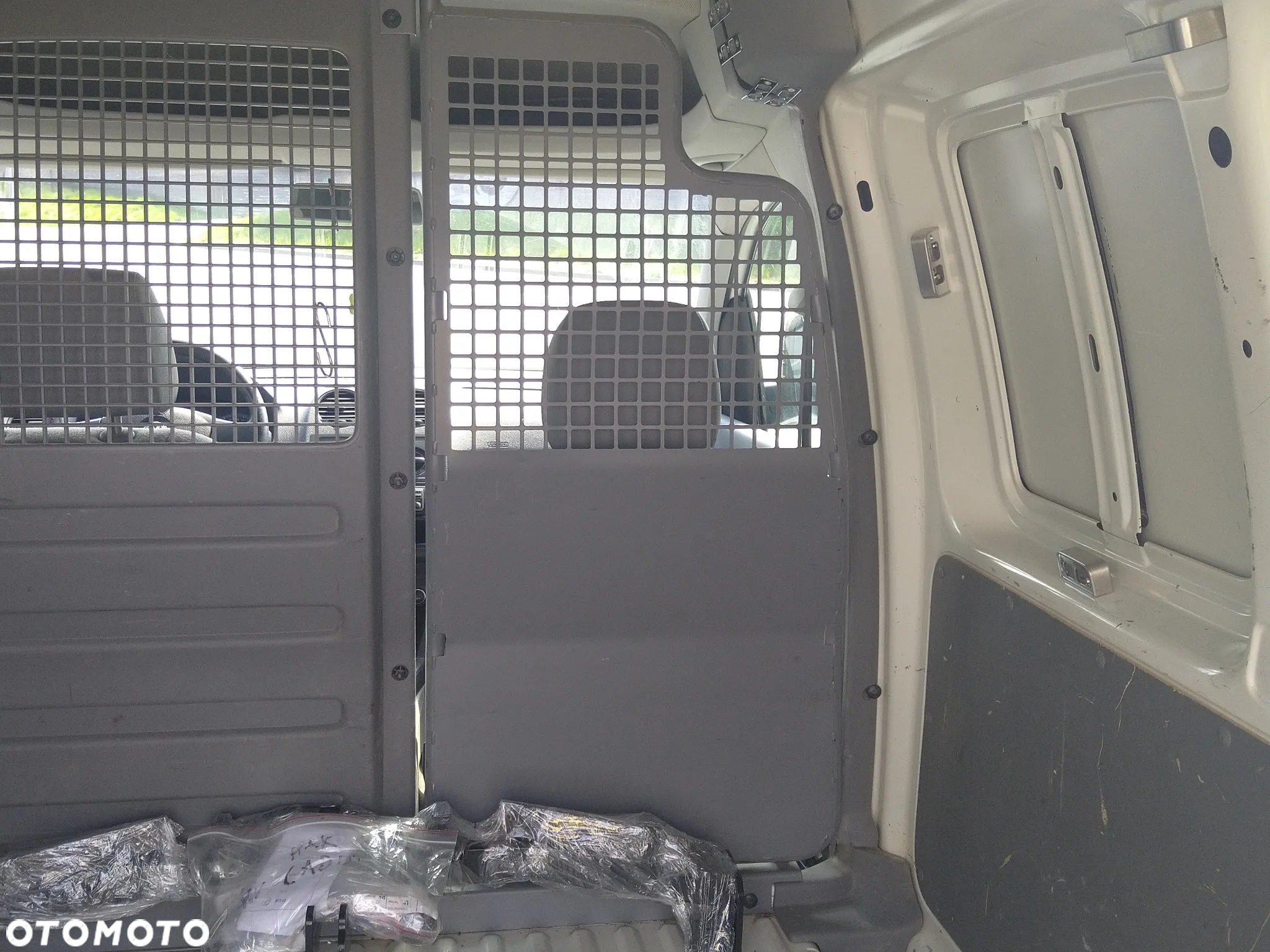 Volkswagen Caddy - 9
