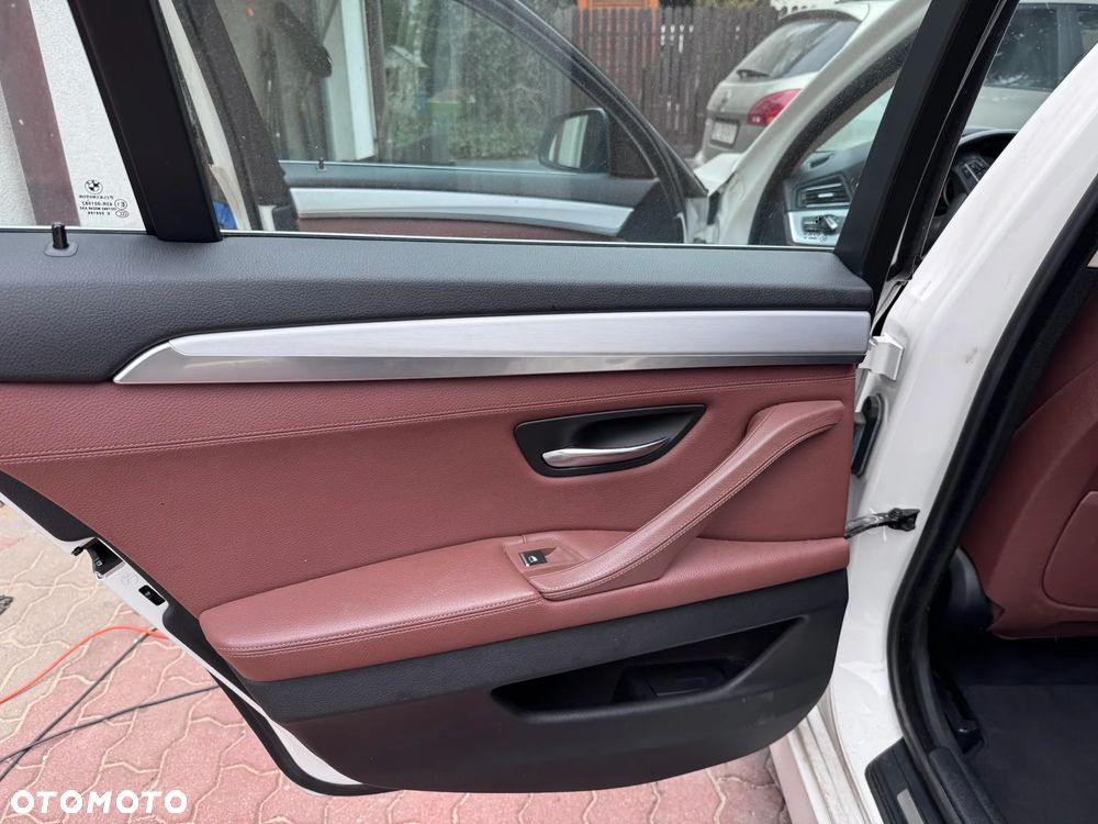 BMW Seria 5 525d xDrive - 20