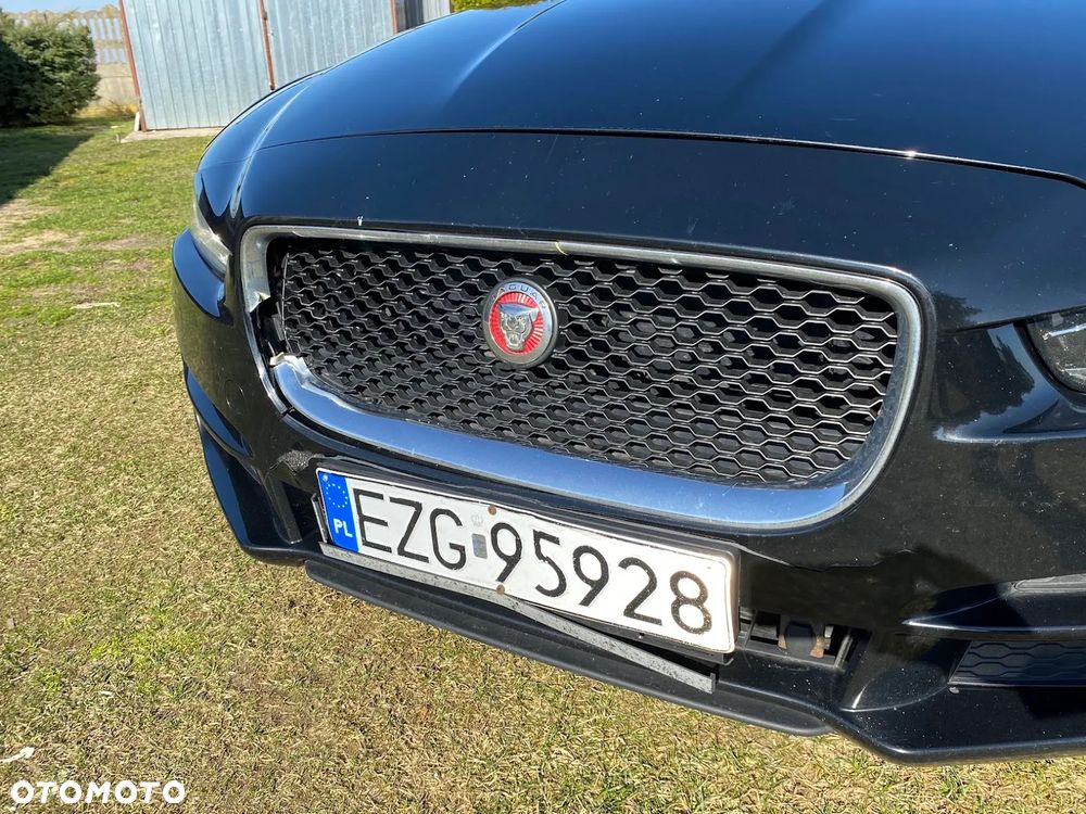 Jaguar XE - 8