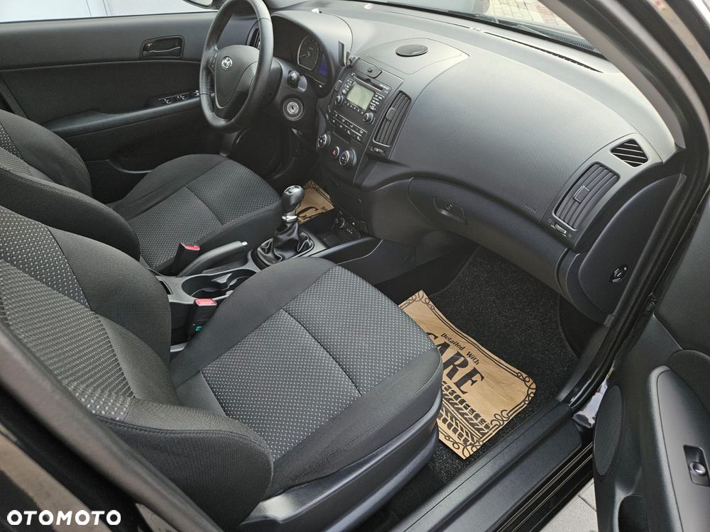 Hyundai i30 1.4 FIFA WM Edition - 17