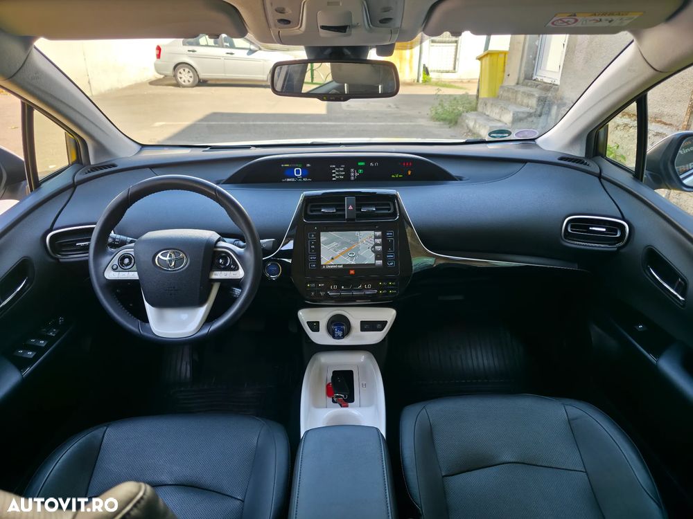 Toyota Prius 1.8 HSD Exclusive Plus - 4