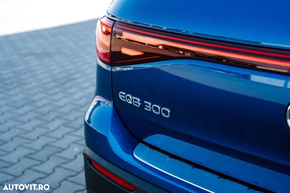 Mercedes-Benz EQB 300 4MATIC - 32