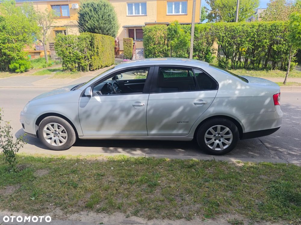 Volkswagen Jetta 1.6 United - 2