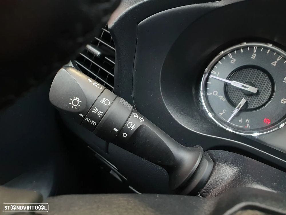 Toyota Hilux 2.4 D-4D 2WD CE CM - 19