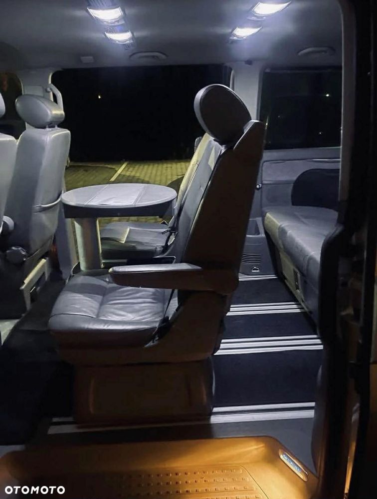 Volkswagen Multivan - 7