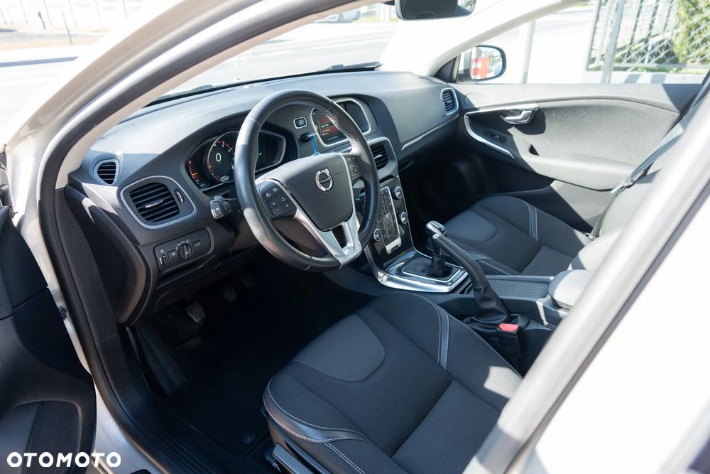 Volvo V40 T2 Drive-E Momentum - 7