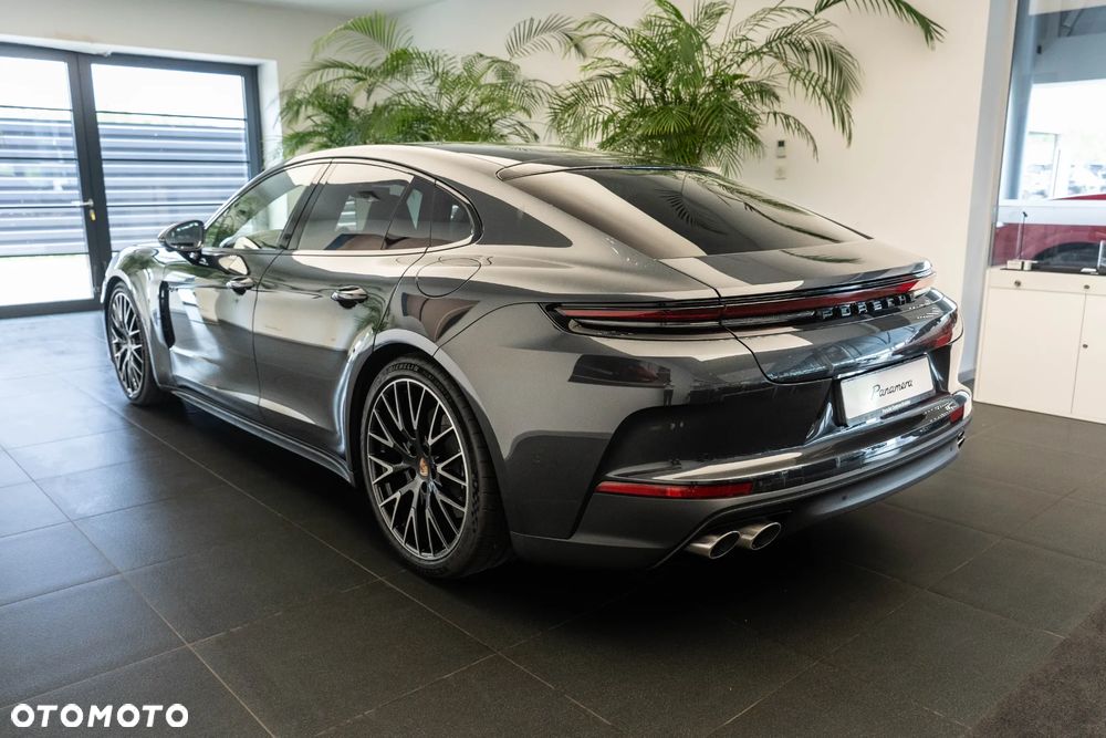 Porsche Panamera 4 E-Hybrid PHEV - 3