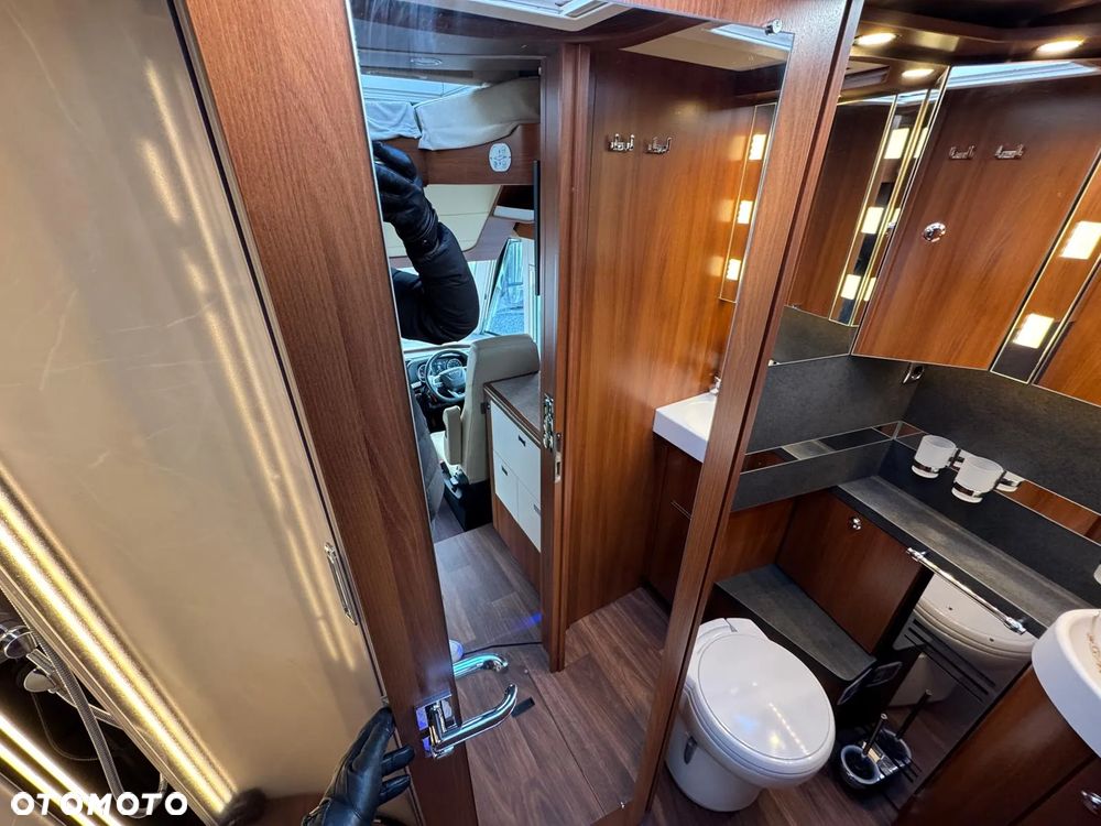 Carthago Liner for Two Iveco I 53L - 25