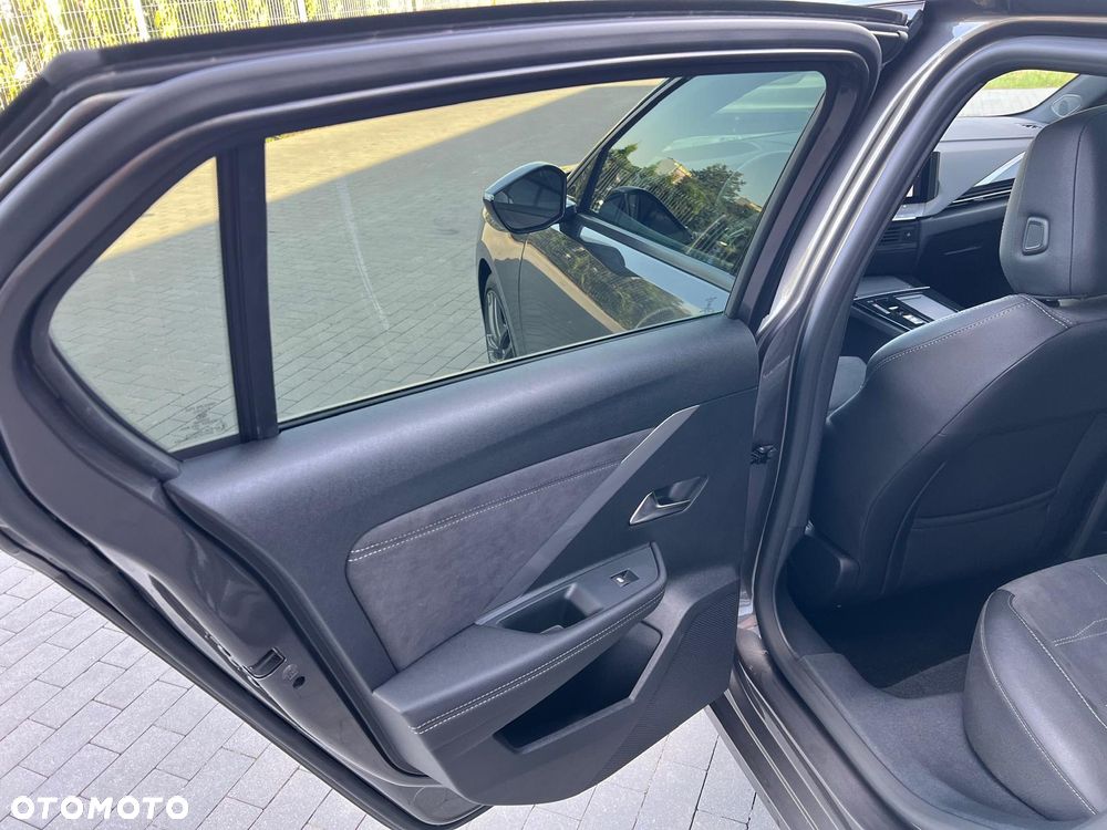 Opel Astra 1.6 T Plug-in Hybrid Ultimate - 27