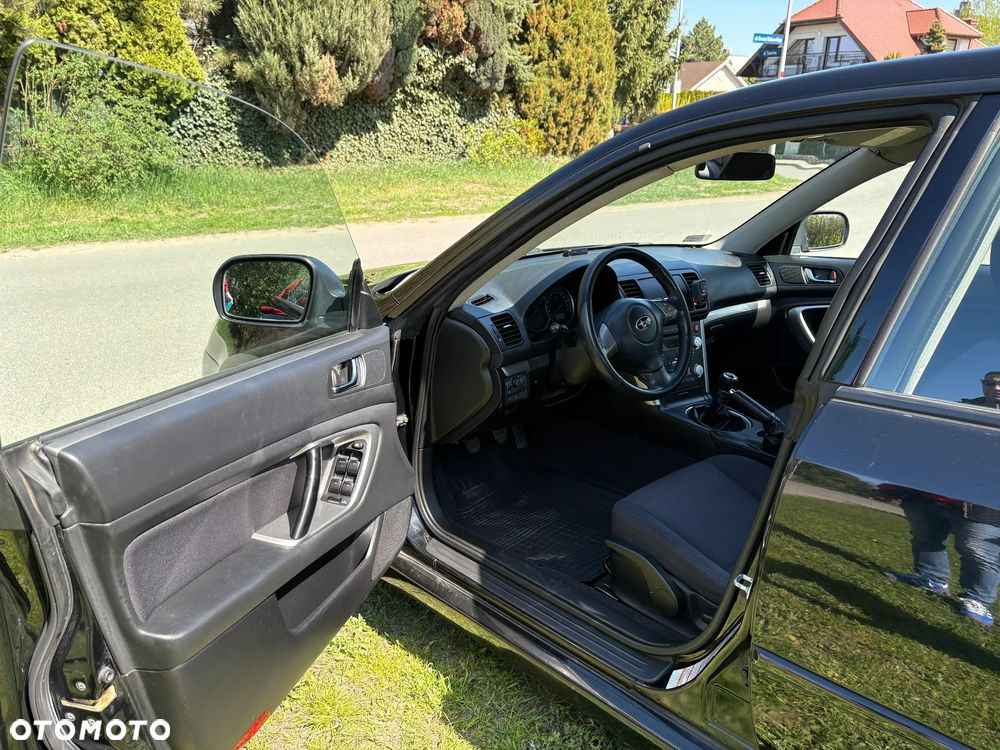 Subaru Legacy 2.0R Trend - 18