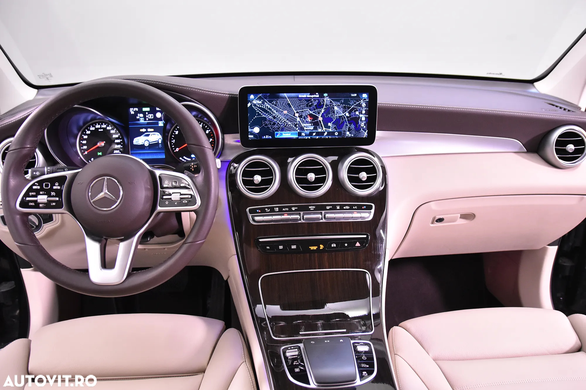Mercedes-Benz GLC 300 e 4Matic 9G-TRONIC AMG Line - 9