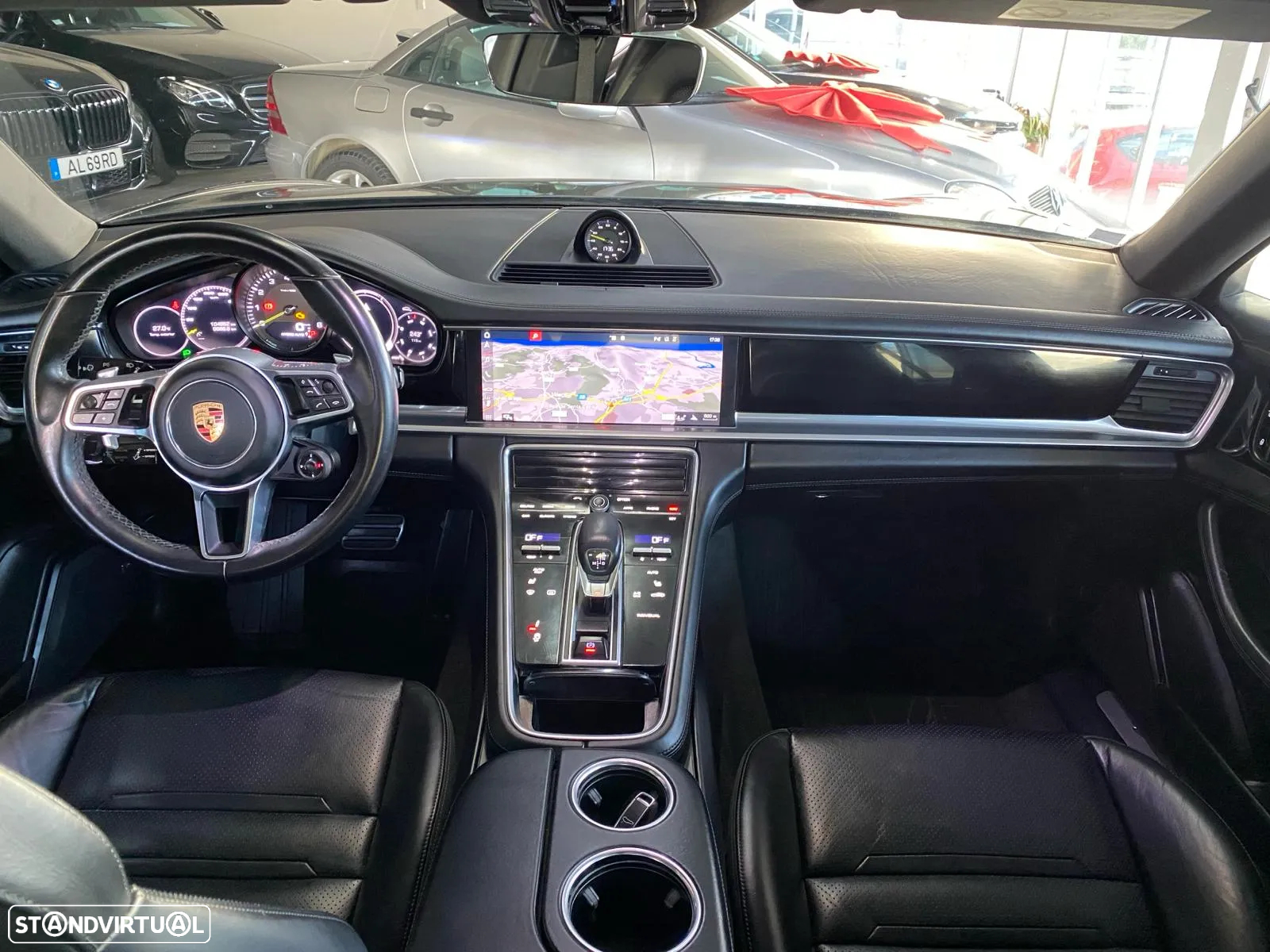 Porsche Panamera 4 E-Hybrid 10 Years Edition - 8