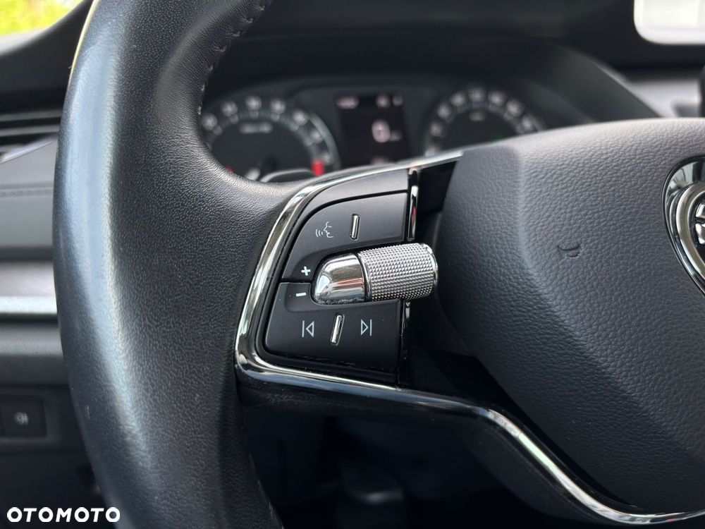 Skoda Octavia 2.0 TDI Ambition DSG - 37