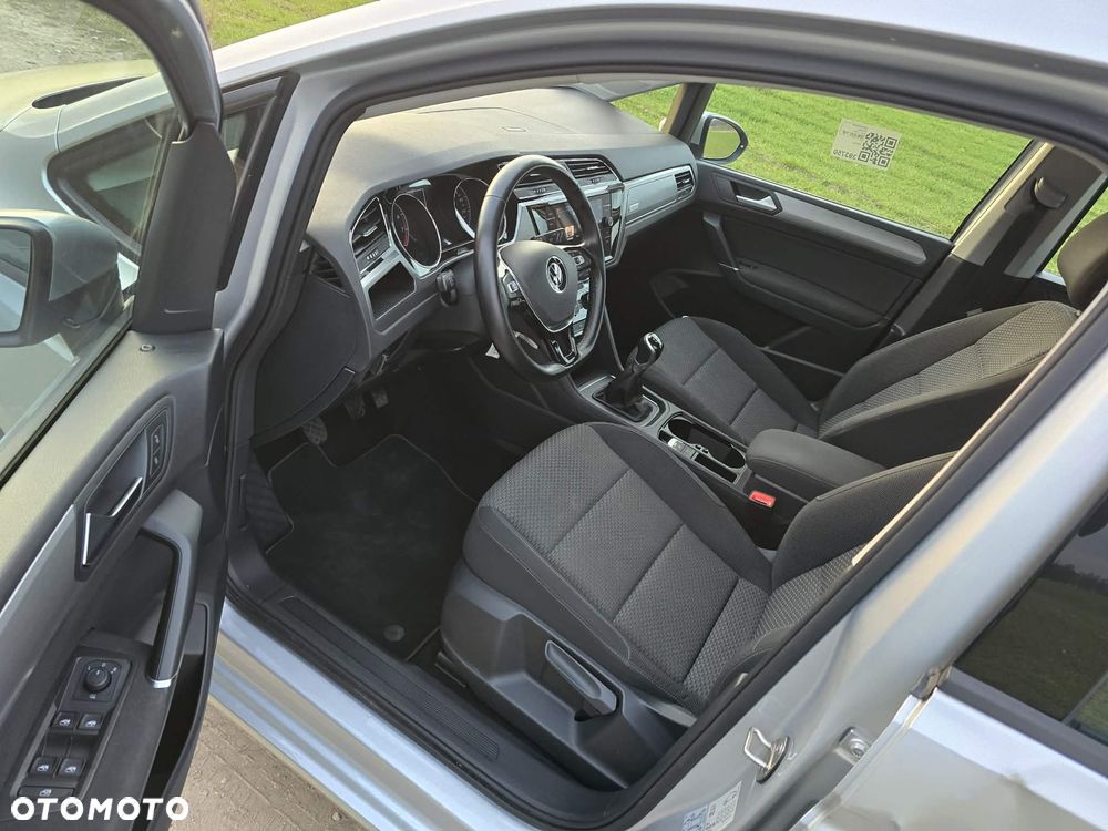 Volkswagen Touran 1.5 TSI EVO Comfortline - 9
