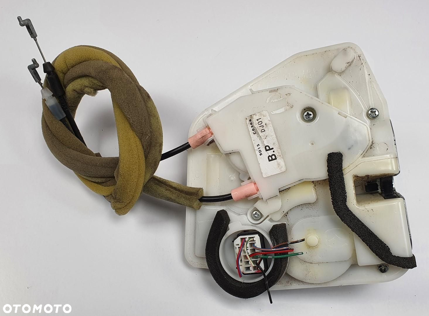 ZAMEK DRZWI LEWY PRZÓD MAZDA 2 DE 3D EUROPA - 3