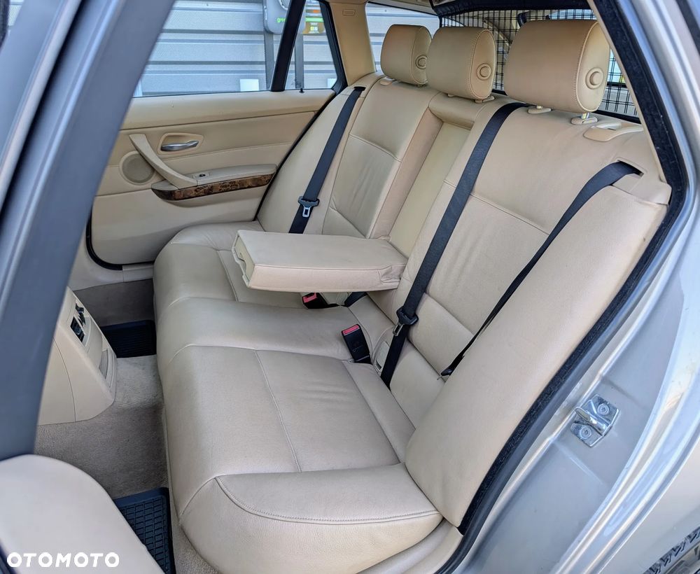 BMW Seria 3 320d DPF Edition Fleet Sport - 16