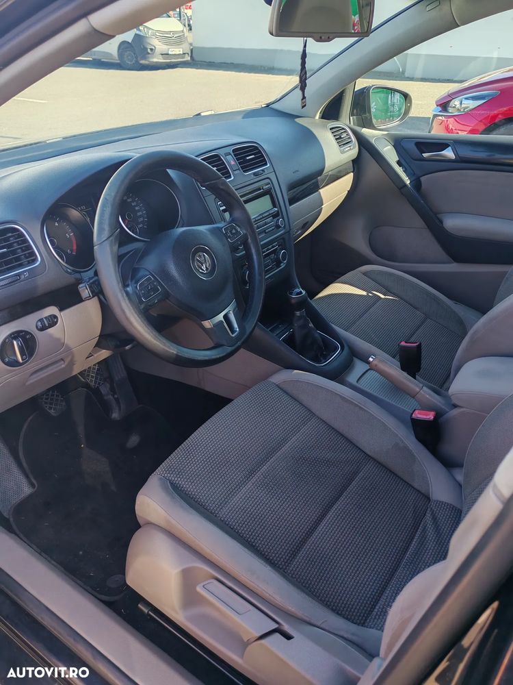 Volkswagen Golf - 6