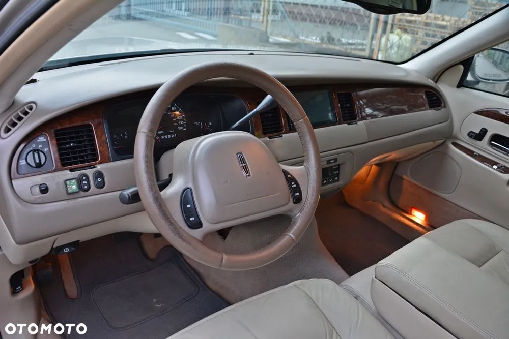 Lincoln Town Car 4.6 Executive - 7